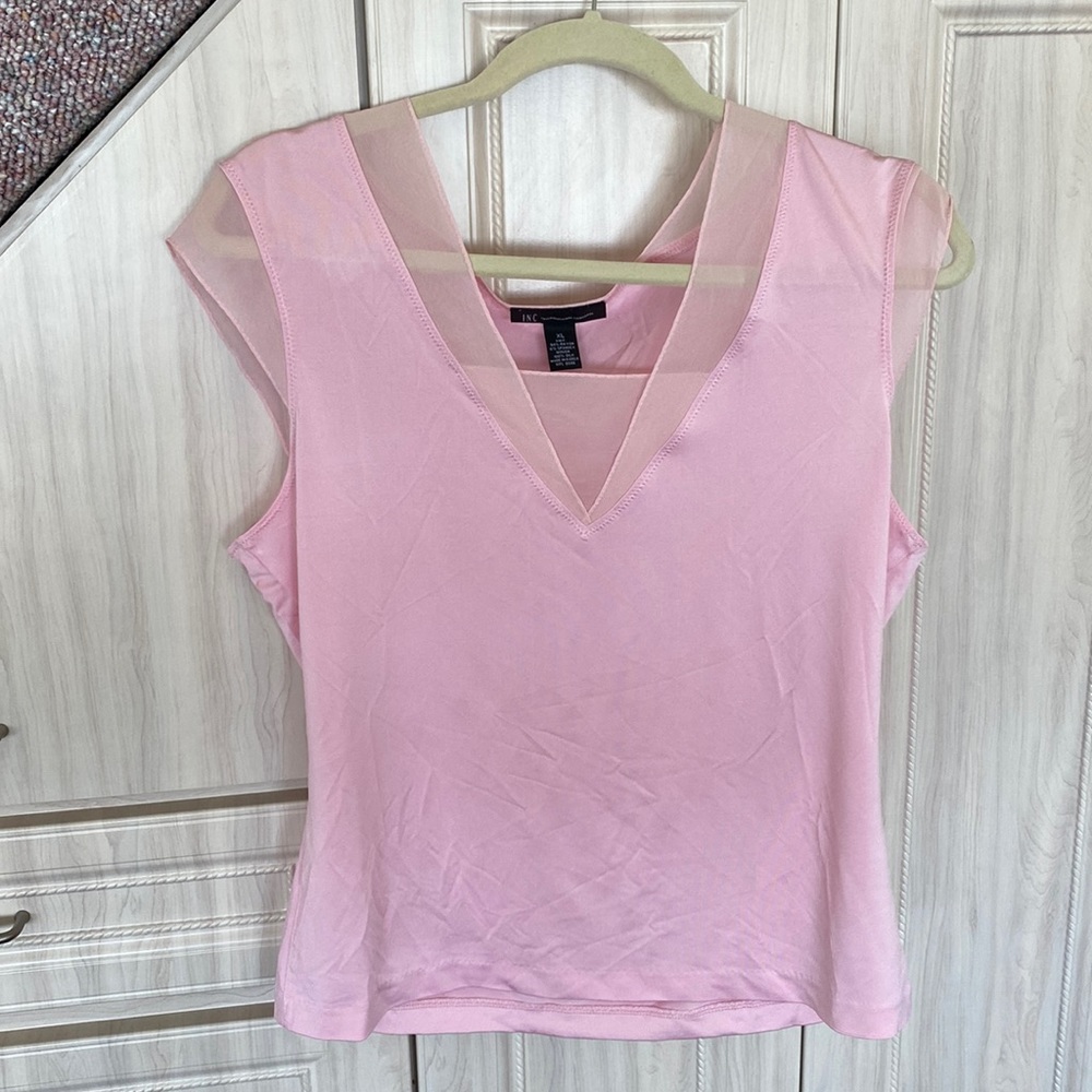 Gorgeous Pink Tee w Net Trim - Excellent Condition!